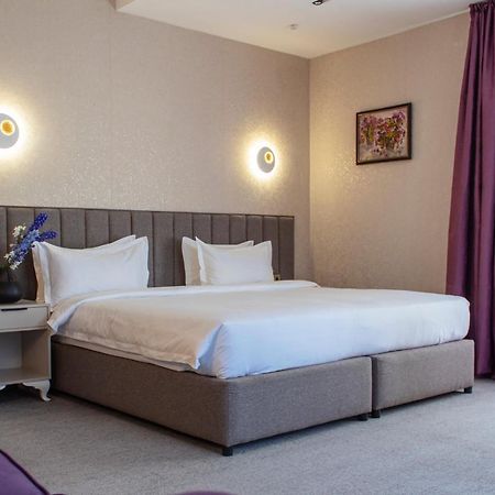 Orient Hotel Bişkek Dış mekan fotoğraf