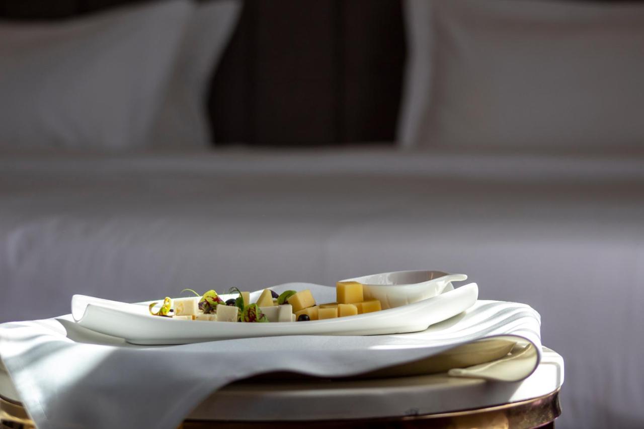 Orient Hotel Bişkek Dış mekan fotoğraf