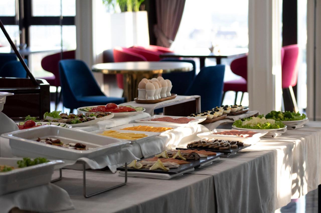 Orient Hotel Bişkek Dış mekan fotoğraf