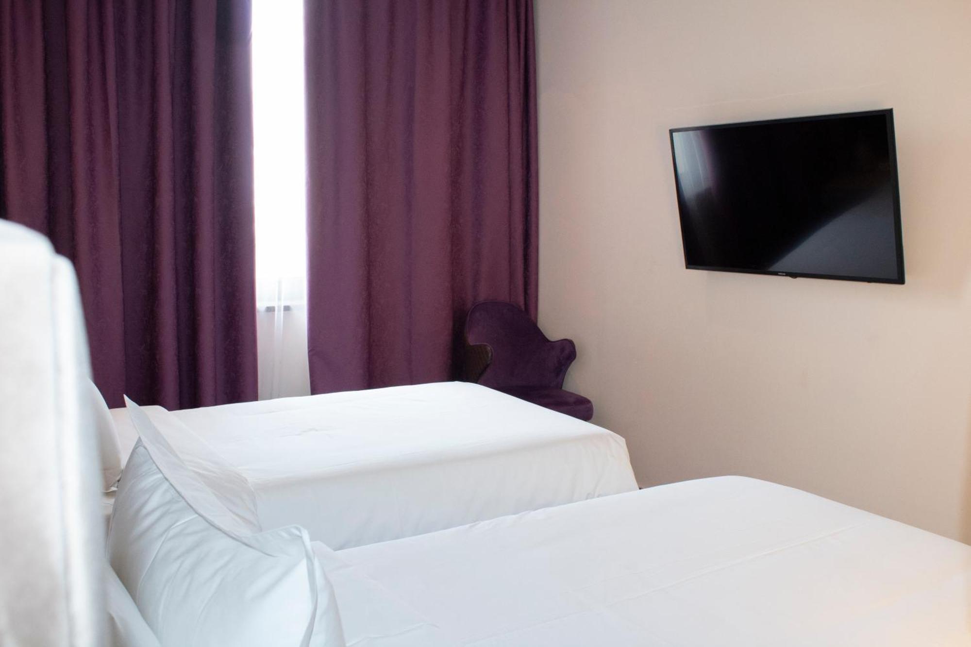Orient Hotel Bişkek Dış mekan fotoğraf