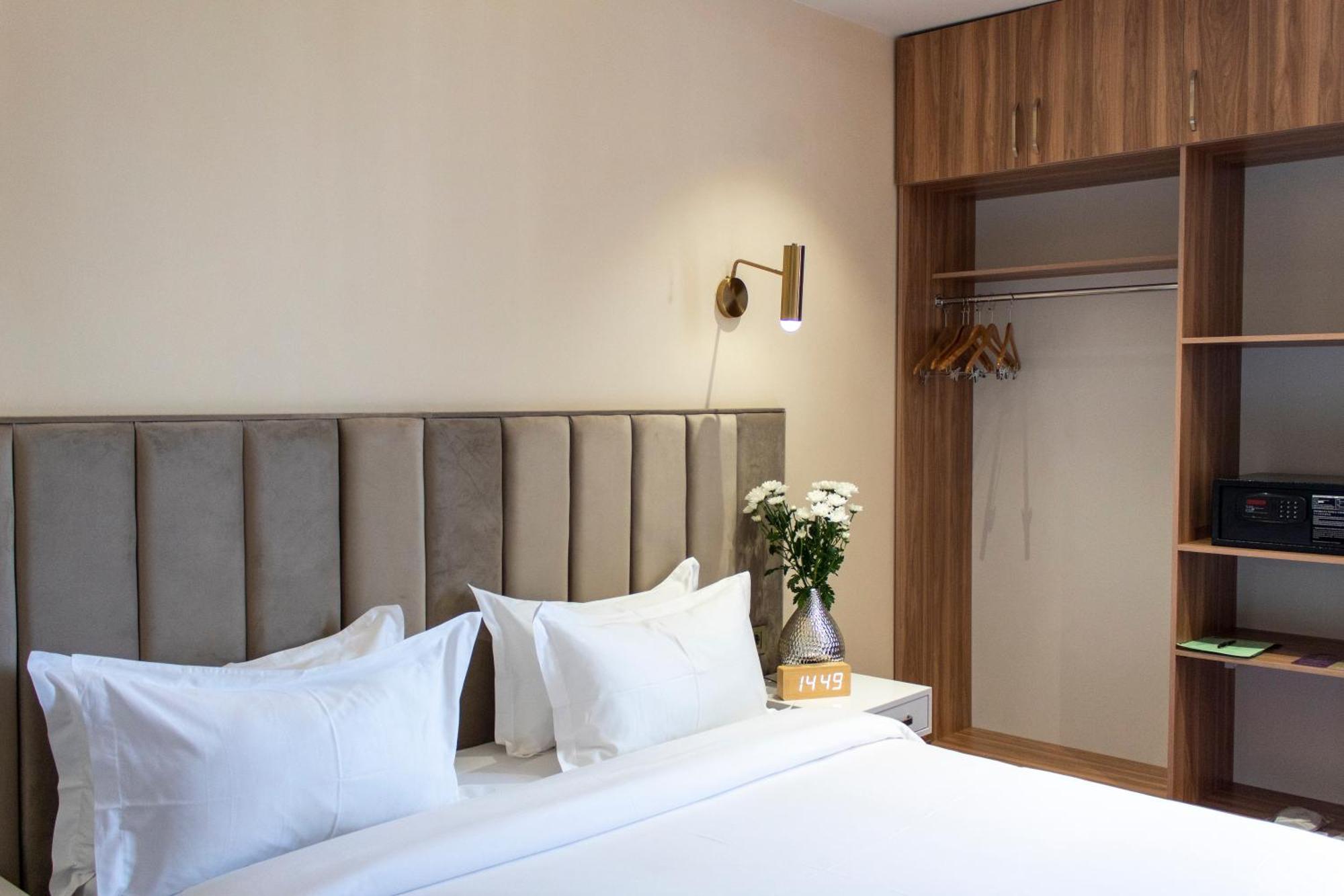 Orient Hotel Bişkek Dış mekan fotoğraf